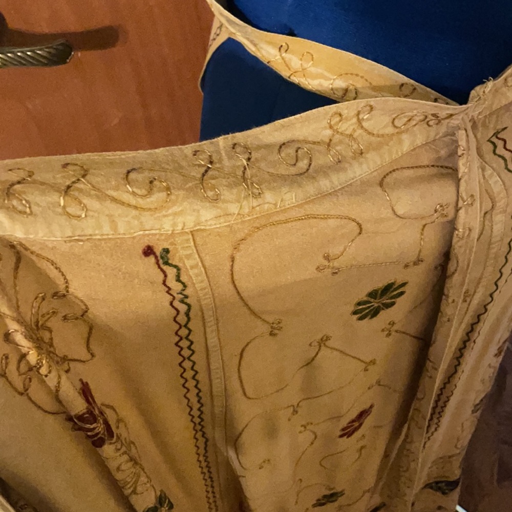 Gorgeous vintage long embroidered wraparound beige skirt made in India (mlb) - Picture 7 of 16